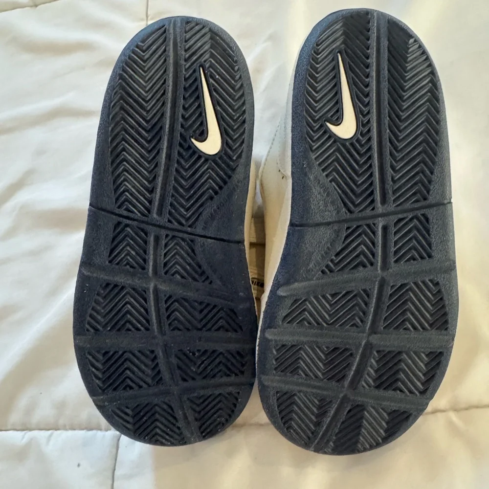 Nike Kids White and Navy Velcro Athletic Sneakers